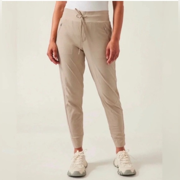 Athleta Women's Size 16 Trekkie North Jogger High Rise Pull On Pants Hiking - Picture 1 of 14